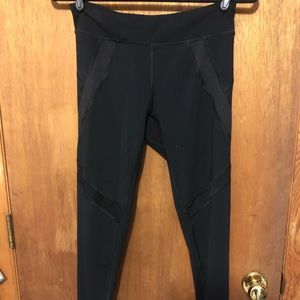 Black detail leggings